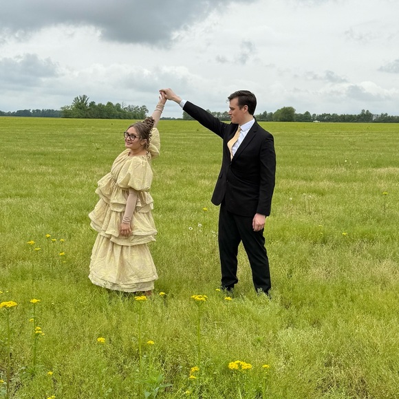 Meet your Posher, Hannah - Picture 4 of 8